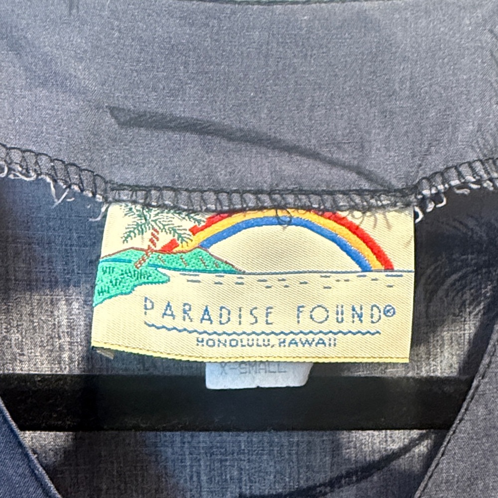 Paradise Found Navy Palm Tree Hawaiian Blouse Rayon Short Sleeve V-Neck - Picture 2 of 8